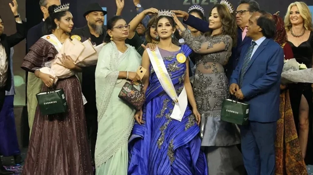 মিস বাংলাদেশ-এর মুকুট  বরিশালের ইচ্ছার মাথায়
