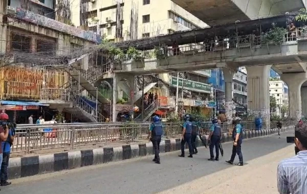 গায়েবানা জানাজায় অংশ নেয়ায় পুলিশের লাঠিচার্জ