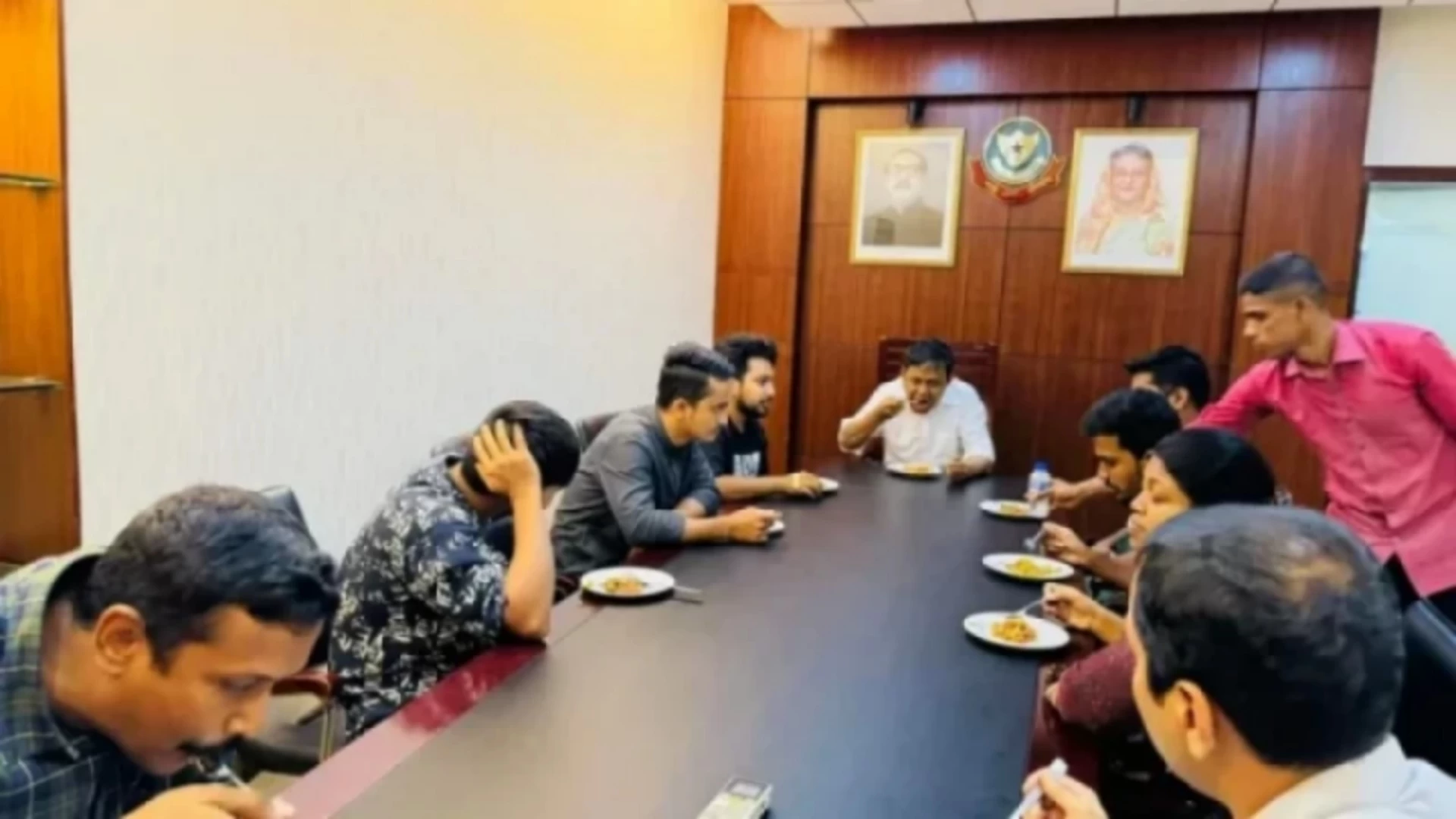 সমন্বয়কদের খাওয়ার ছবি প্রকাশ জাতির সঙ্গে মশকরা: হাইকোর্ট