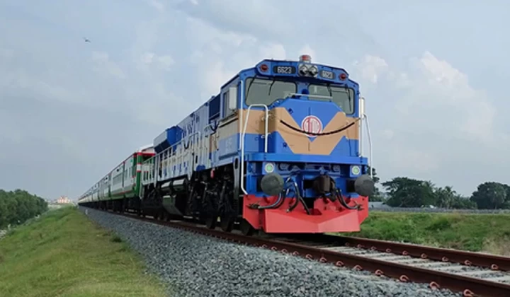 আজ থেকে চলবে স্বল্প দূরত্বের ট্রেন